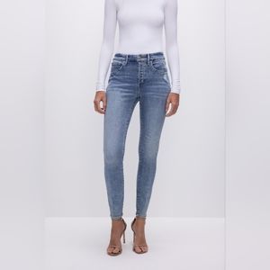 NWT 12/31 Good American skinny leg jeans